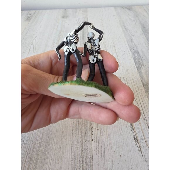 Lemax dancing skeleton Halloween people figurine tombstone cemetery accessory - Picture 4 of 5